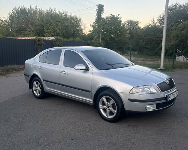 Серый Шкода Октавия, объемом двигателя 1.6 л и пробегом 326 тыс. км за 5700 $, фото 2 на Automoto.ua
