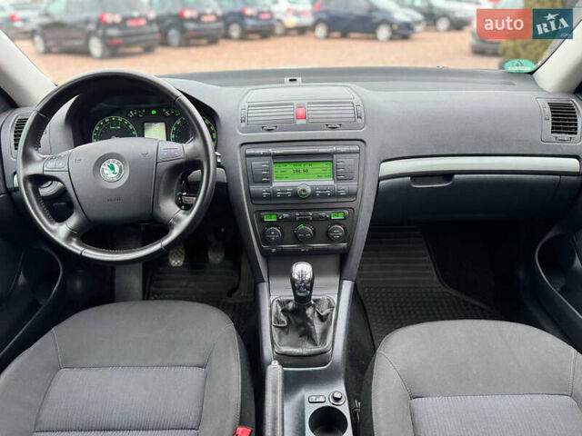 Серый Шкода Октавия, объемом двигателя 1.6 л и пробегом 190 тыс. км за 6390 $, фото 45 на Automoto.ua