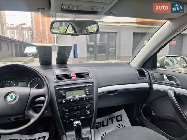 Серый Шкода Октавия, объемом двигателя 1.6 л и пробегом 187 тыс. км за 6450 $, фото 62 на Automoto.ua