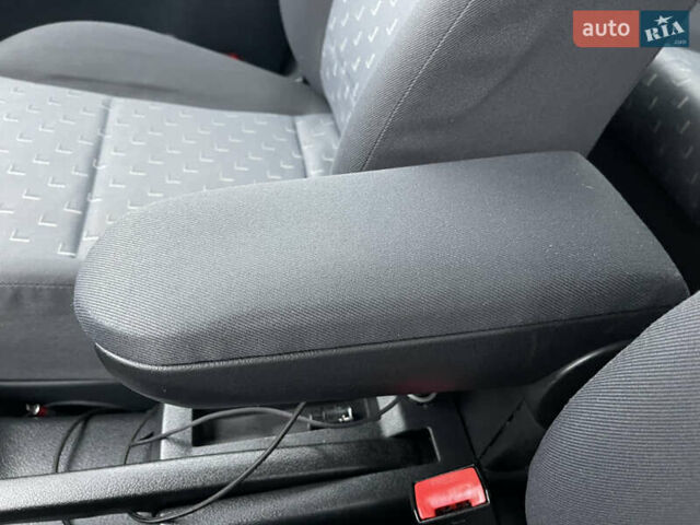 Сірий Шкода Октавія, об'ємом двигуна 1.6 л та пробігом 238 тис. км за 5999 $, фото 12 на Automoto.ua