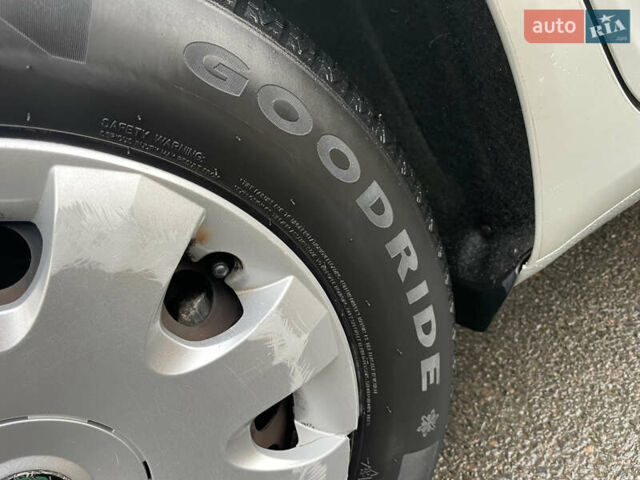 Сірий Шкода Октавія, об'ємом двигуна 1.6 л та пробігом 233 тис. км за 6359 $, фото 69 на Automoto.ua