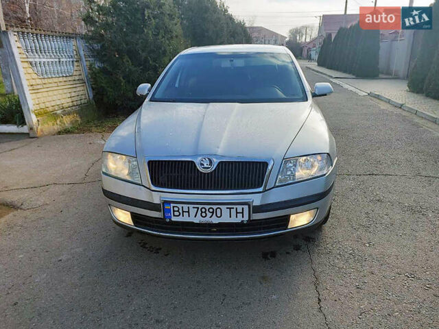 Сірий Шкода Октавія, об'ємом двигуна 2 л та пробігом 335 тис. км за 5200 $, фото 1 на Automoto.ua