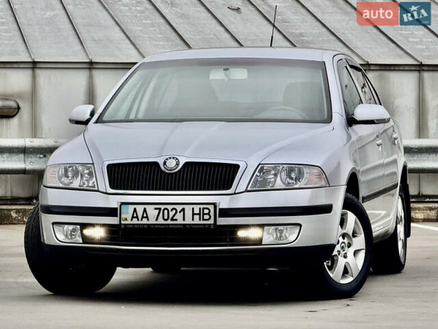 Сірий Шкода Октавія, об'ємом двигуна 2 л та пробігом 246 тис. км за 5999 $, фото 1 на Automoto.ua