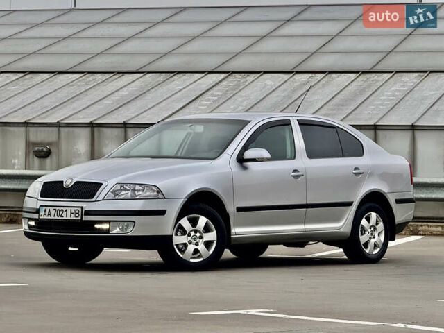Сірий Шкода Октавія, об'ємом двигуна 2 л та пробігом 246 тис. км за 5999 $, фото 2 на Automoto.ua