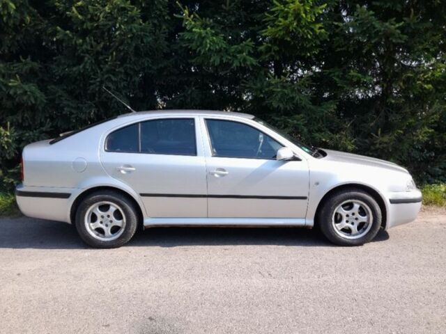 Серый Шкода Октавия, объемом двигателя 1.6 л и пробегом 150 тыс. км за 5500 $, фото 1 на Automoto.ua