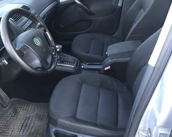 Шкода Октавия 2008 в Тульчине на Automoto.ua Серый Шкода Октавия, объемом двигателя 1.98 л и пробегом 244 тыс. км за 5900 $, фото 8 на Automoto.ua