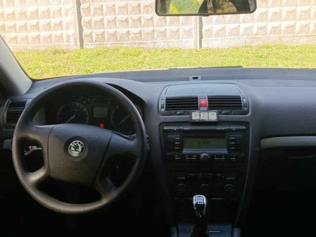 Серый Шкода Октавия, объемом двигателя 2 л и пробегом 188 тыс. км за 5700 $, фото 9 на Automoto.ua