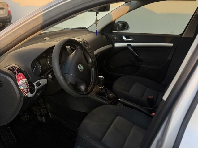 Серый Шкода Октавия, объемом двигателя 1.6 л и пробегом 245 тыс. км за 5500 $, фото 7 на Automoto.ua