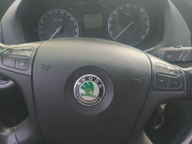 Сірий Шкода Октавія, об'ємом двигуна 1 л та пробігом 242 тис. км за 6200 $, фото 11 на Automoto.ua