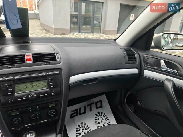 Серый Шкода Октавия, объемом двигателя 1.6 л и пробегом 187 тыс. км за 6450 $, фото 57 на Automoto.ua