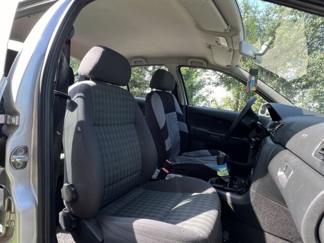 Серый Шкода Октавия, объемом двигателя 1.6 л и пробегом 150 тыс. км за 5500 $, фото 3 на Automoto.ua