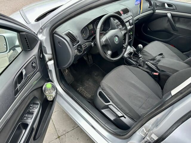 Серый Шкода Октавия, объемом двигателя 2 л и пробегом 285 тыс. км за 4999 $, фото 16 на Automoto.ua