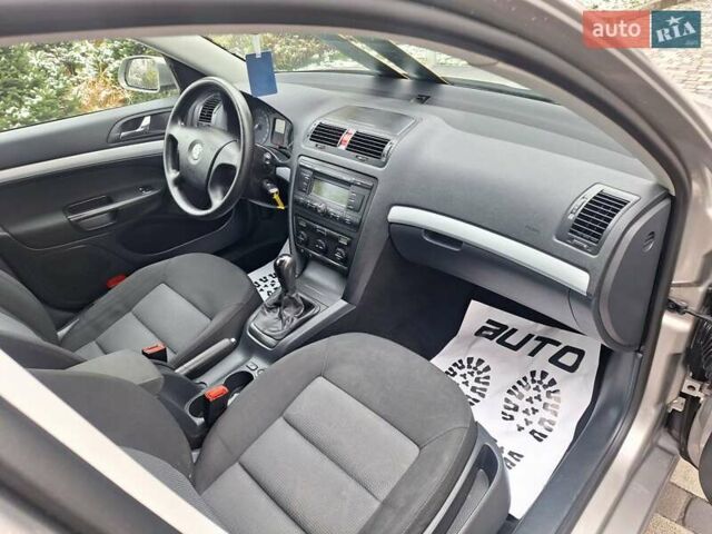 Серый Шкода Октавия, объемом двигателя 1.6 л и пробегом 187 тыс. км за 6450 $, фото 45 на Automoto.ua