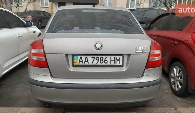 Серый Шкода Октавия, объемом двигателя 1.6 л и пробегом 247 тыс. км за 4750 $, фото 5 на Automoto.ua