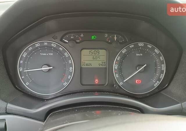 Серый Шкода Октавия, объемом двигателя 1.6 л и пробегом 204 тыс. км за 4900 $, фото 21 на Automoto.ua