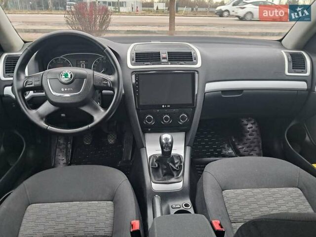 Сірий Шкода Октавія, об'ємом двигуна 1.6 л та пробігом 198 тис. км за 5899 $, фото 14 на Automoto.ua