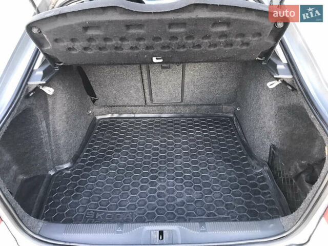 Шкода Октавия 2008 в Тульчине на Automoto.ua Серый Шкода Октавия, объемом двигателя 1.98 л и пробегом 244 тыс. км за 5900 $, фото 13 на Automoto.ua