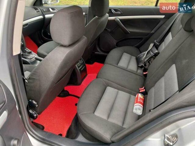 Шкода Октавія 2008 у Житомирі на Automoto.ua Сірий Шкода Октавія, об'ємом двигуна 1.6 л та пробігом 256 тис. км за 5800 $, фото 3 на Automoto.ua