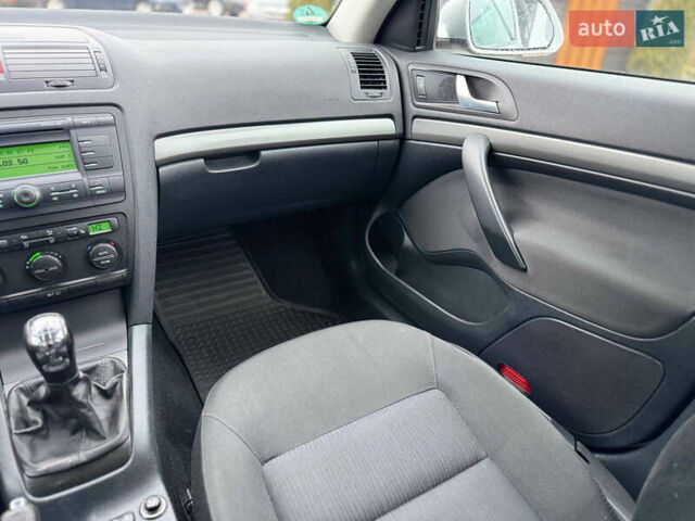 Серый Шкода Октавия, объемом двигателя 1.6 л и пробегом 190 тыс. км за 6390 $, фото 43 на Automoto.ua