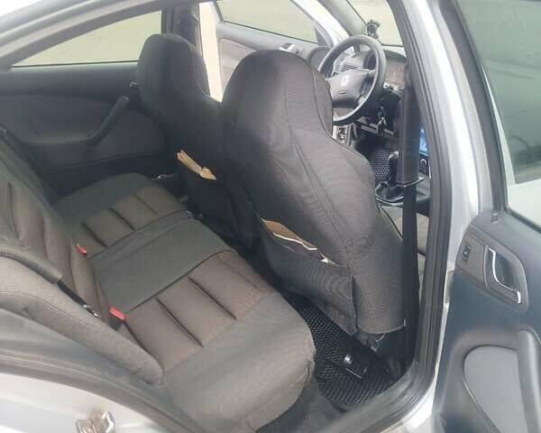 Серый Шкода Октавия, объемом двигателя 1.6 л и пробегом 195 тыс. км за 7200 $, фото 2 на Automoto.ua