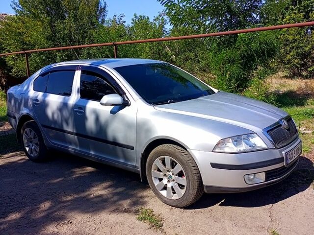 Сірий Шкода Октавія, об'ємом двигуна 2 л та пробігом 240 тис. км за 6500 $, фото 1 на Automoto.ua
