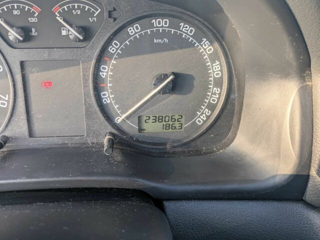 Сірий Шкода Октавія, об'ємом двигуна 1.6 л та пробігом 230 тис. км за 5300 $, фото 10 на Automoto.ua