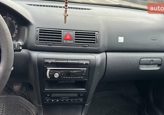 Серый Шкода Октавия, объемом двигателя 1.6 л и пробегом 188 тыс. км за 5900 $, фото 9 на Automoto.ua