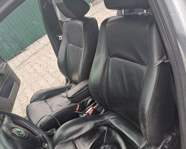 Серый Шкода Октавия, объемом двигателя 1.8 л и пробегом 250 тыс. км за 5800 $, фото 3 на Automoto.ua