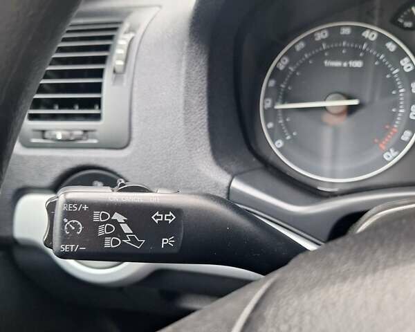 Серый Шкода Октавия, объемом двигателя 1.6 л и пробегом 187 тыс. км за 6450 $, фото 63 на Automoto.ua