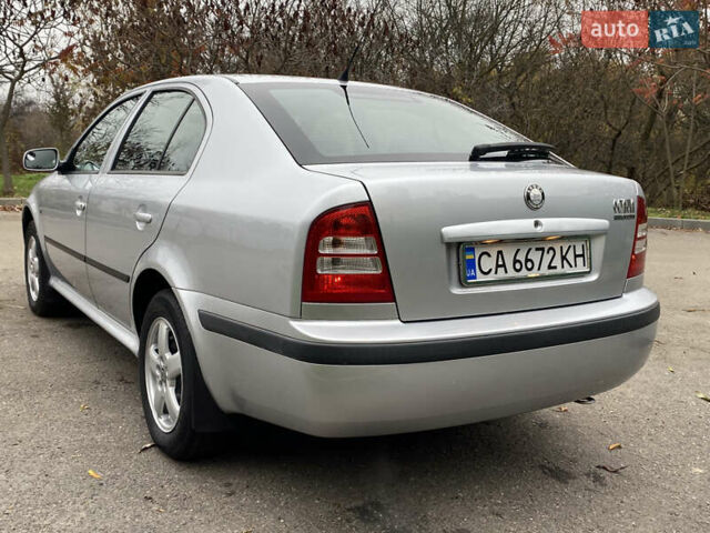 Серый Шкода Октавия, объемом двигателя 1.6 л и пробегом 275 тыс. км за 5500 $, фото 9 на Automoto.ua