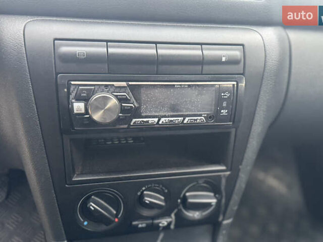 Серый Шкода Октавия, объемом двигателя 1.6 л и пробегом 235 тыс. км за 5299 $, фото 22 на Automoto.ua