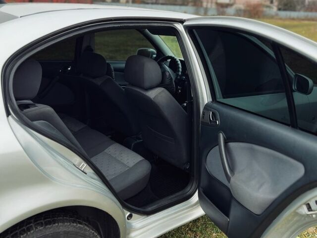 Серый Шкода Октавия, объемом двигателя 1.6 л и пробегом 100 тыс. км за 5100 $, фото 12 на Automoto.ua