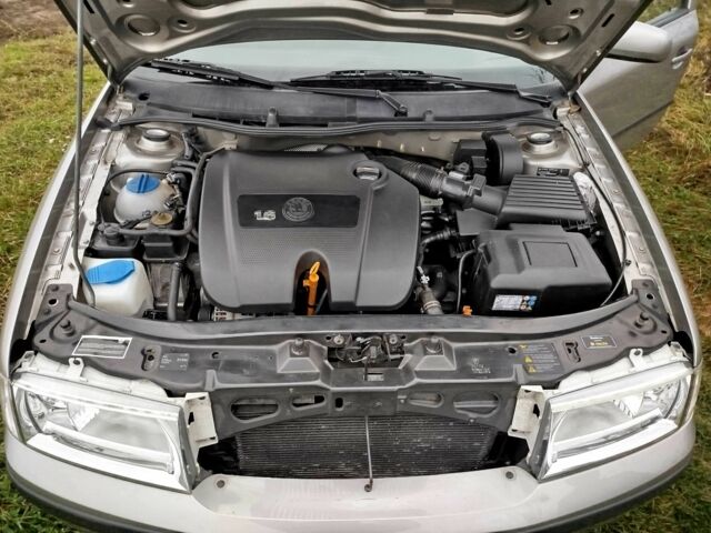 Серый Шкода Октавия, объемом двигателя 1.6 л и пробегом 210 тыс. км за 6800 $, фото 11 на Automoto.ua