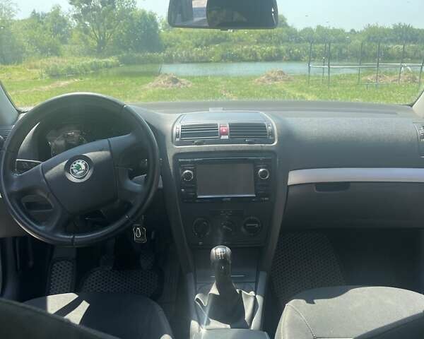 Серый Шкода Октавия, объемом двигателя 1.6 л и пробегом 404 тыс. км за 6500 $, фото 15 на Automoto.ua