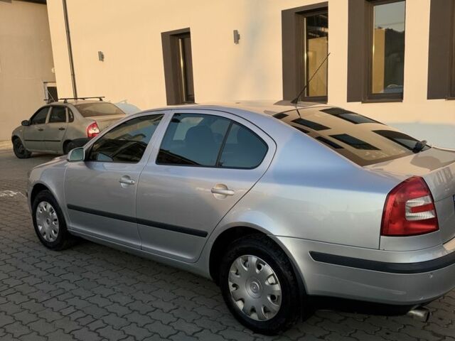 Серый Шкода Октавия, объемом двигателя 1.6 л и пробегом 245 тыс. км за 5500 $, фото 2 на Automoto.ua