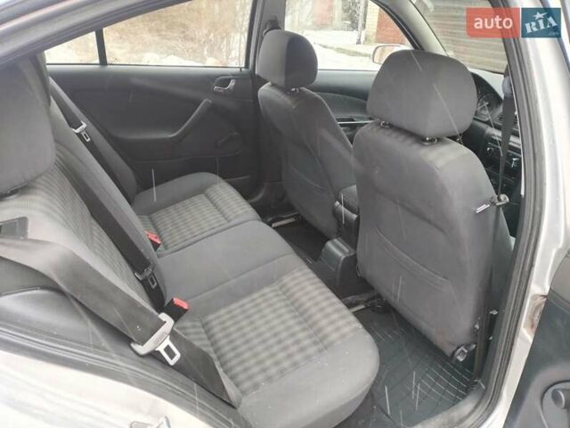 Серый Шкода Октавия, объемом двигателя 1.6 л и пробегом 269 тыс. км за 5300 $, фото 1 на Automoto.ua