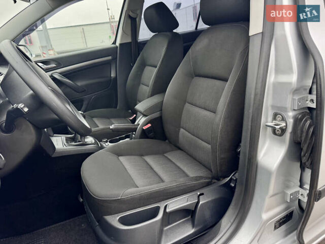 Сірий Шкода Октавія, об'ємом двигуна 2 л та пробігом 246 тис. км за 5999 $, фото 25 на Automoto.ua