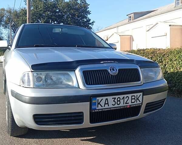 Сірий Шкода Октавія, об'ємом двигуна 1.6 л та пробігом 282 тис. км за 5950 $, фото 1 на Automoto.ua