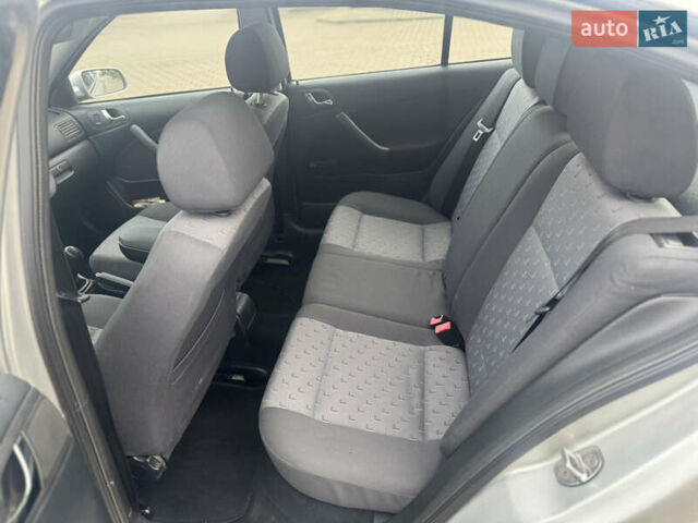 Серый Шкода Октавия, объемом двигателя 1.6 л и пробегом 235 тыс. км за 5299 $, фото 26 на Automoto.ua