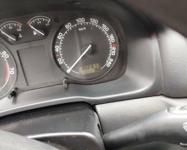 Сірий Шкода Октавія, об'ємом двигуна 1.6 л та пробігом 300 тис. км за 5300 $, фото 21 на Automoto.ua