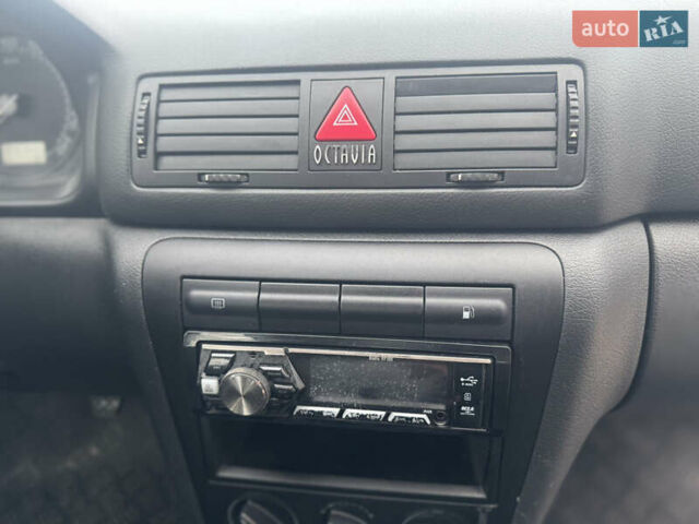 Серый Шкода Октавия, объемом двигателя 1.6 л и пробегом 235 тыс. км за 5299 $, фото 42 на Automoto.ua