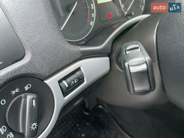 Сірий Шкода Октавія, об'ємом двигуна 1.6 л та пробігом 233 тис. км за 6359 $, фото 86 на Automoto.ua