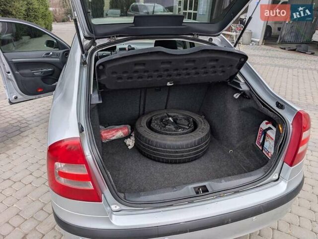 Серый Шкода Октавия, объемом двигателя 1.6 л и пробегом 256 тыс. км за 7300 $, фото 4 на Automoto.ua