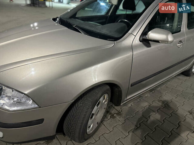 Серый Шкода Октавия, объемом двигателя 1.9 л и пробегом 300 тыс. км за 2850 $, фото 6 на Automoto.ua