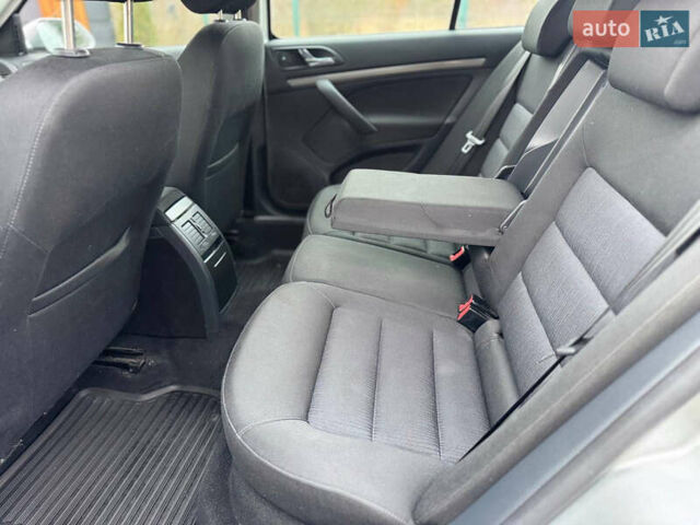 Серый Шкода Октавия, объемом двигателя 1.6 л и пробегом 190 тыс. км за 6390 $, фото 53 на Automoto.ua