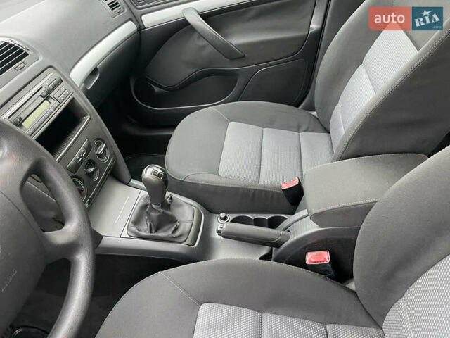 Сірий Шкода Октавія, об'ємом двигуна 1.6 л та пробігом 233 тис. км за 6359 $, фото 31 на Automoto.ua