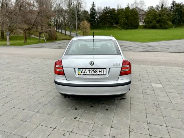 Серый Шкода Октавия, объемом двигателя 2 л и пробегом 285 тыс. км за 4999 $, фото 5 на Automoto.ua