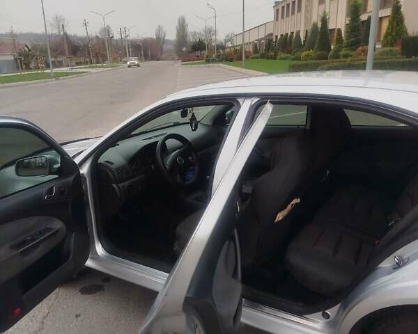 Серый Шкода Октавия, объемом двигателя 1.6 л и пробегом 195 тыс. км за 7200 $, фото 1 на Automoto.ua