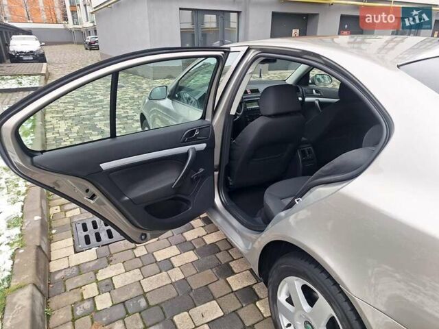 Серый Шкода Октавия, объемом двигателя 1.6 л и пробегом 187 тыс. км за 6450 $, фото 50 на Automoto.ua