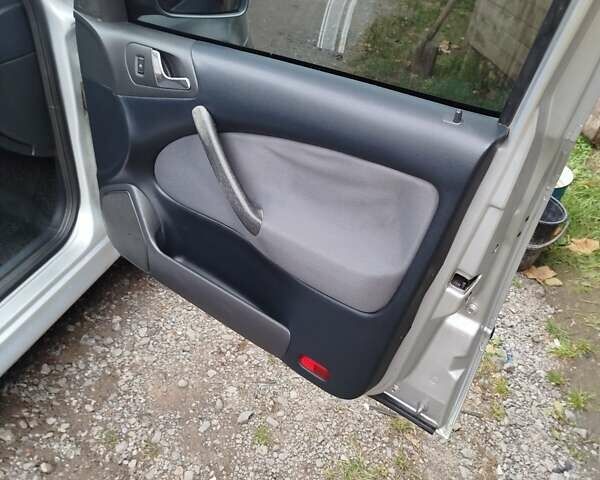 Сірий Шкода Октавія, об'ємом двигуна 1.6 л та пробігом 300 тис. км за 5300 $, фото 11 на Automoto.ua